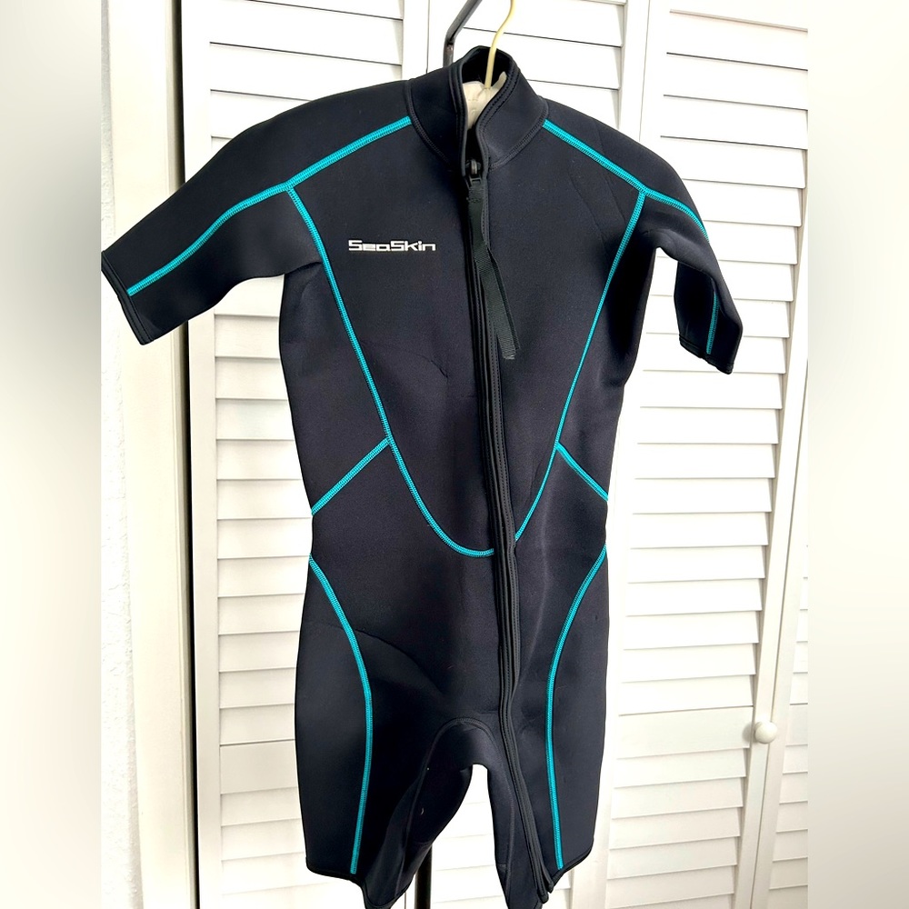 Women’s SeaSkin Shorty Wetsuit    NWOT
